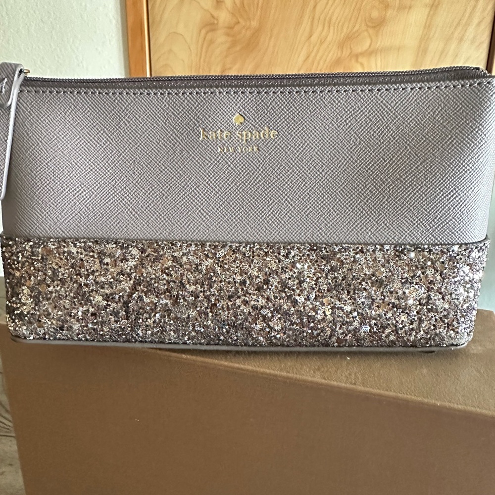 Kate Spade Little Shiloh Glitter Card Case – NWT – Includes Glitter Gift Box – S - Picture 12 of 13